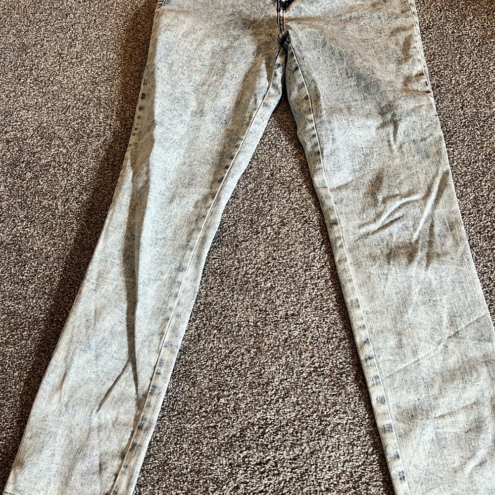 Gloria Vanderbilt All Around Slimming Effect size 6 straight jeans.